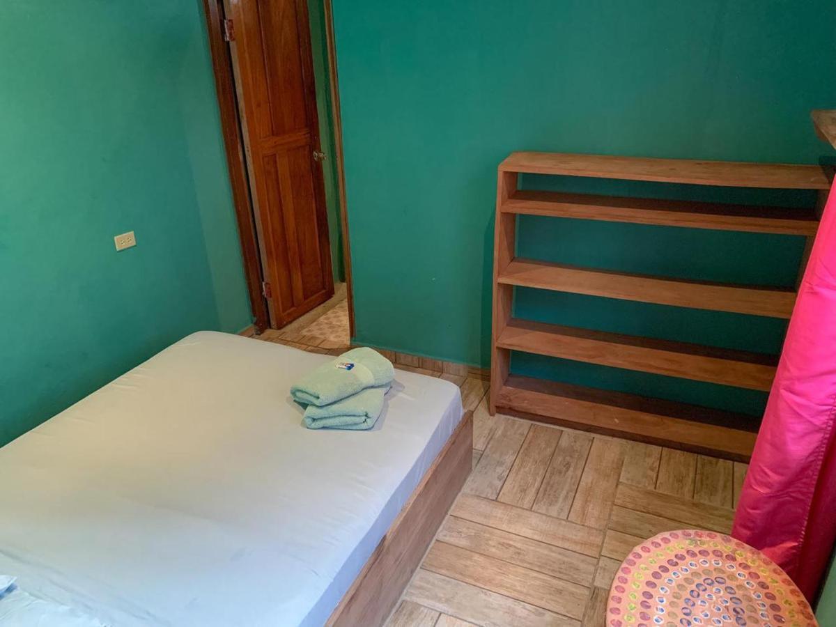 Valerie Emanuel Apartments Bocas Town Exterior foto