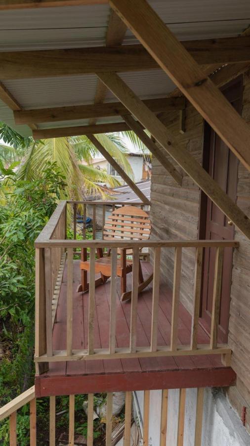 Valerie Emanuel Apartments Bocas Town Exterior foto