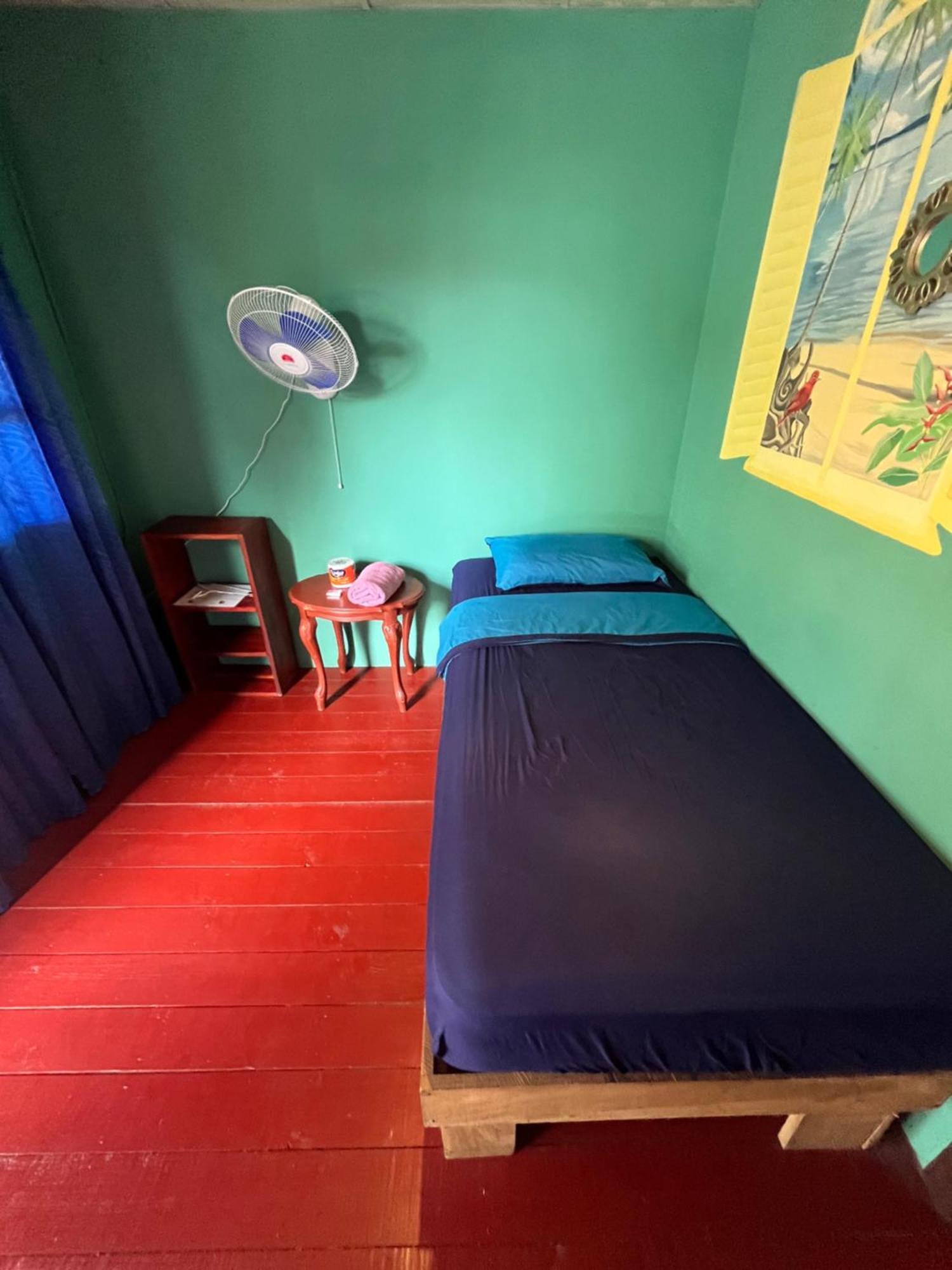 Valerie Emanuel Apartments Bocas Town Exterior foto