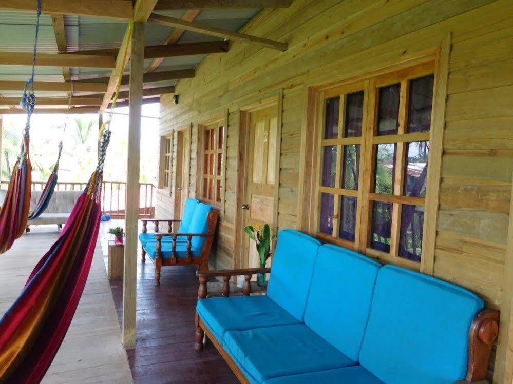 Valerie Emanuel Apartments Bocas Town Exterior foto